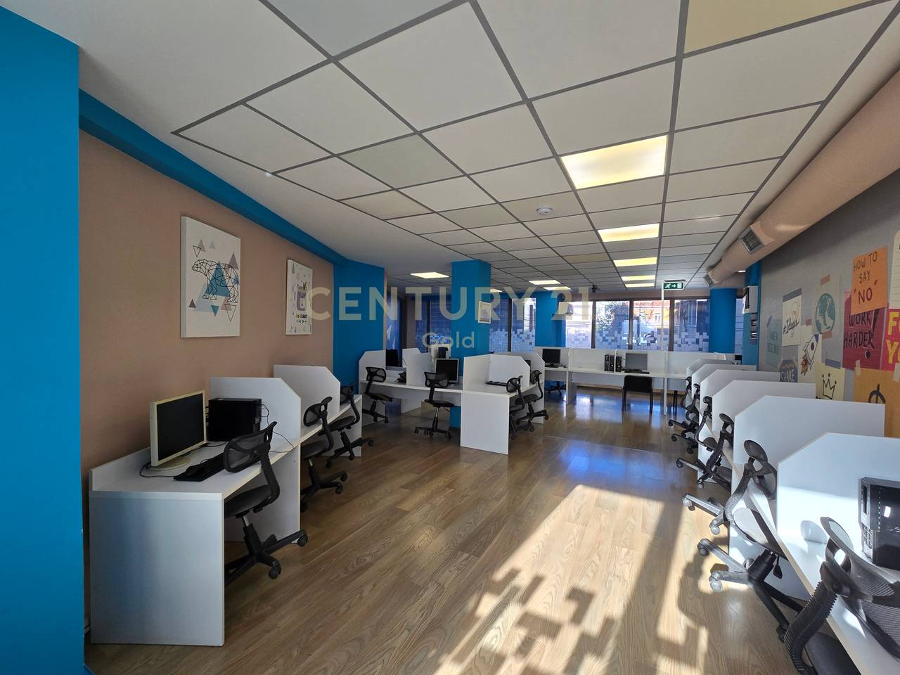 Ambient zyrash per qira ne hyrje te rruges se Dibres!