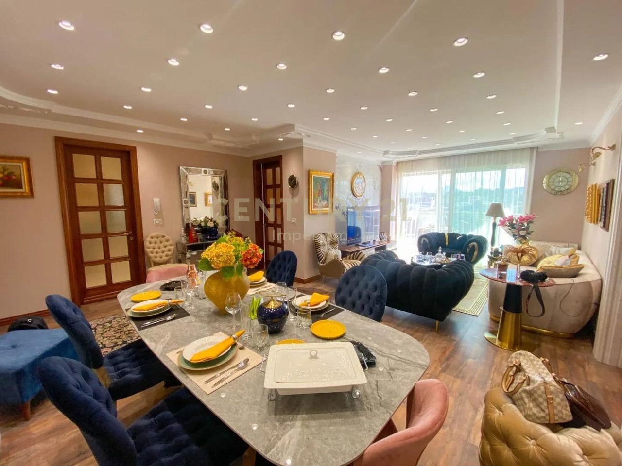 Apartment 3+1+2 balconies + separate wardrobes for rent in Bllok!