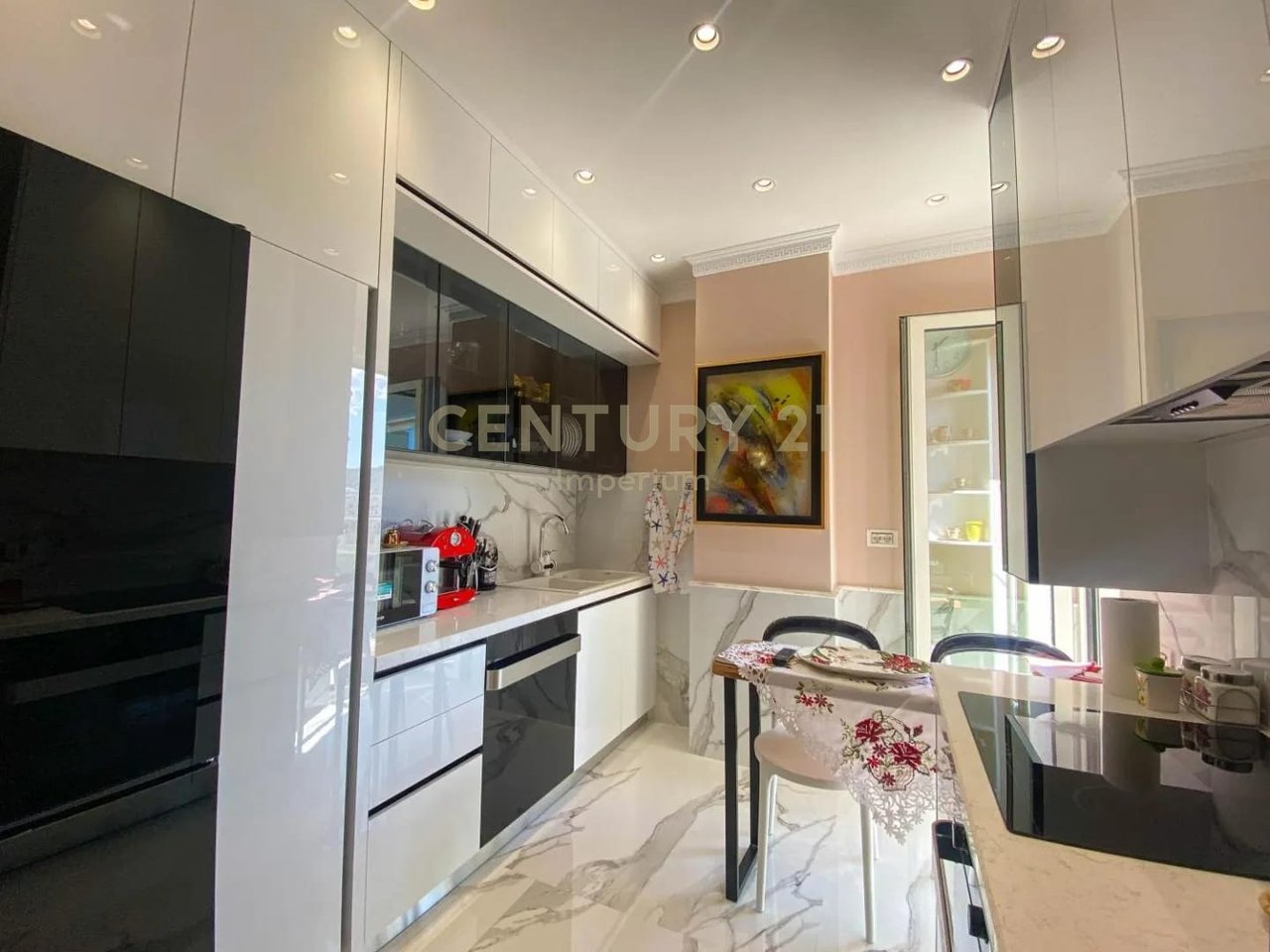 Apartment 3+1+2 balconies + separate wardrobes for rent in Bllok!