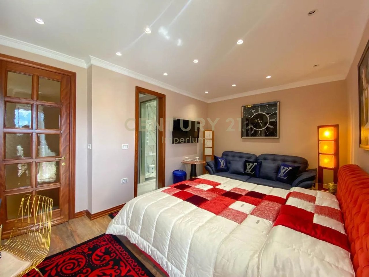 Apartment 3+1+2 balconies + separate wardrobes for rent in Bllok!