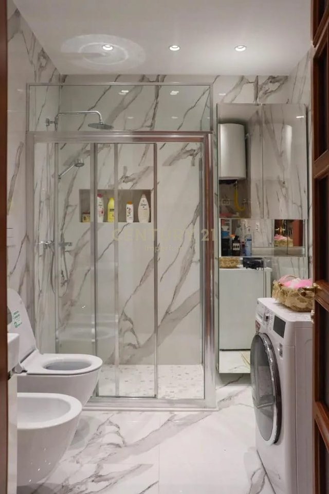 Apartment 3+1+2 balconies + separate wardrobes for rent in Bllok!