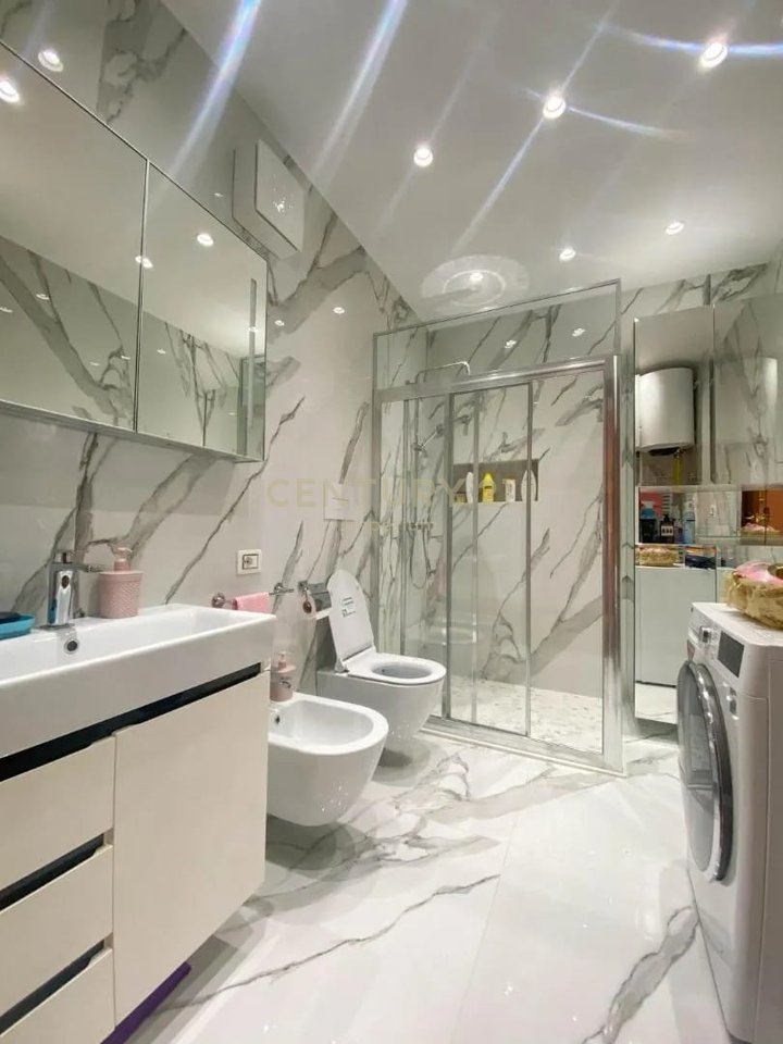 Apartment 3+1+2 balconies + separate wardrobes for rent in Bllok!