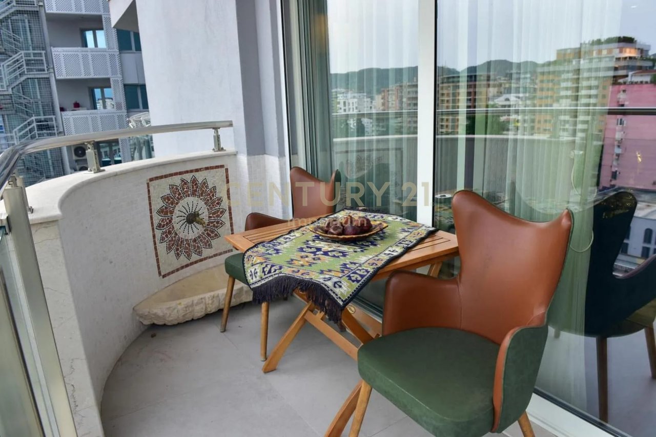 Apartment 3+1+2 balconies + separate wardrobes for rent in Bllok!