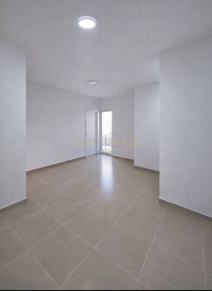 ESCLUSIVO APPARTAMENTO 1+1 IN VENDITA CON POSTO AUTO IN VIA KOSOVARËVE!