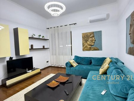 Apartament 2+1+2 pranë qendrës, Rruga Barrikadave Tiranë!