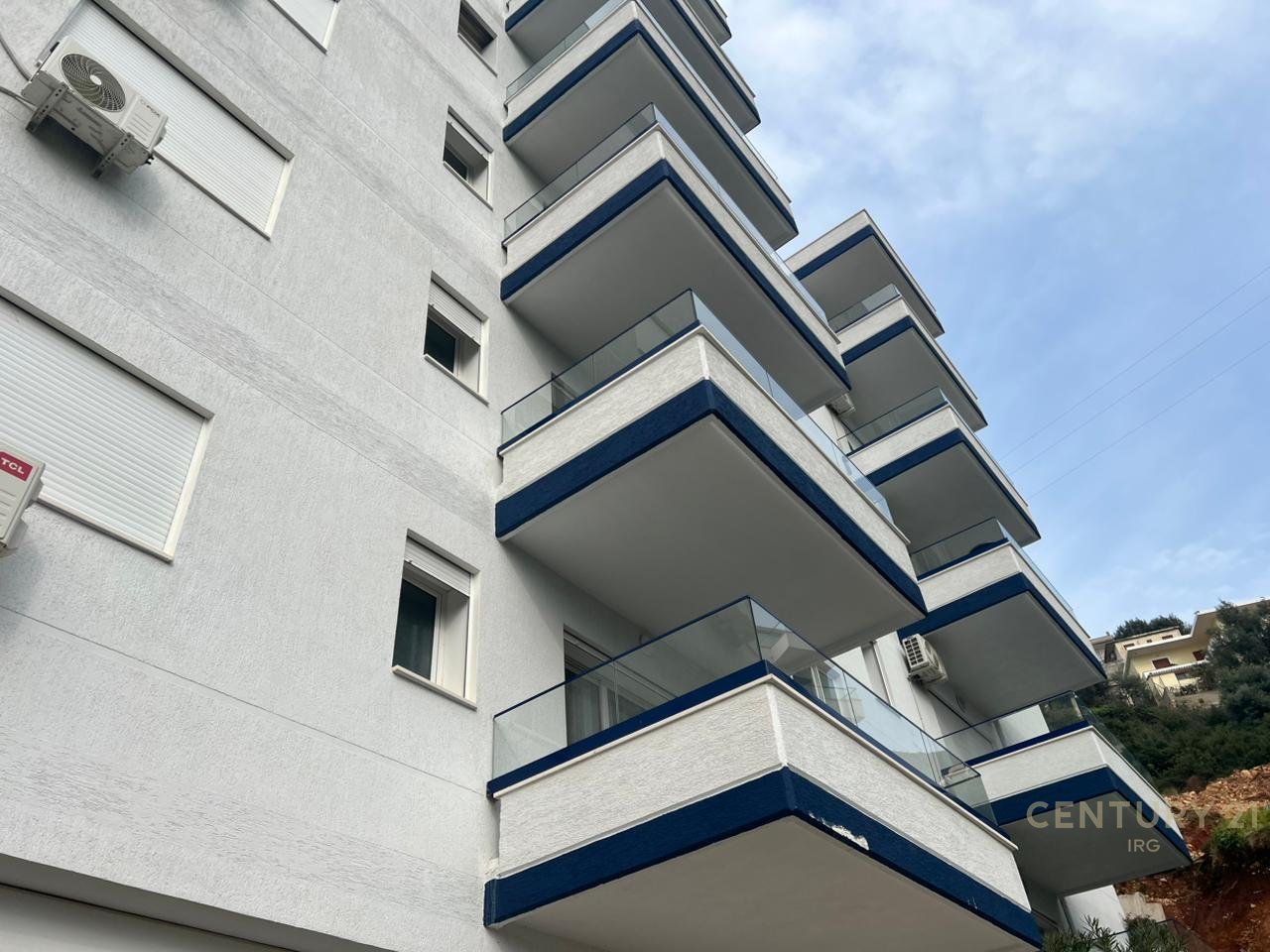 Apartament 2+1+2 per shitje tek Uji i Ftohte