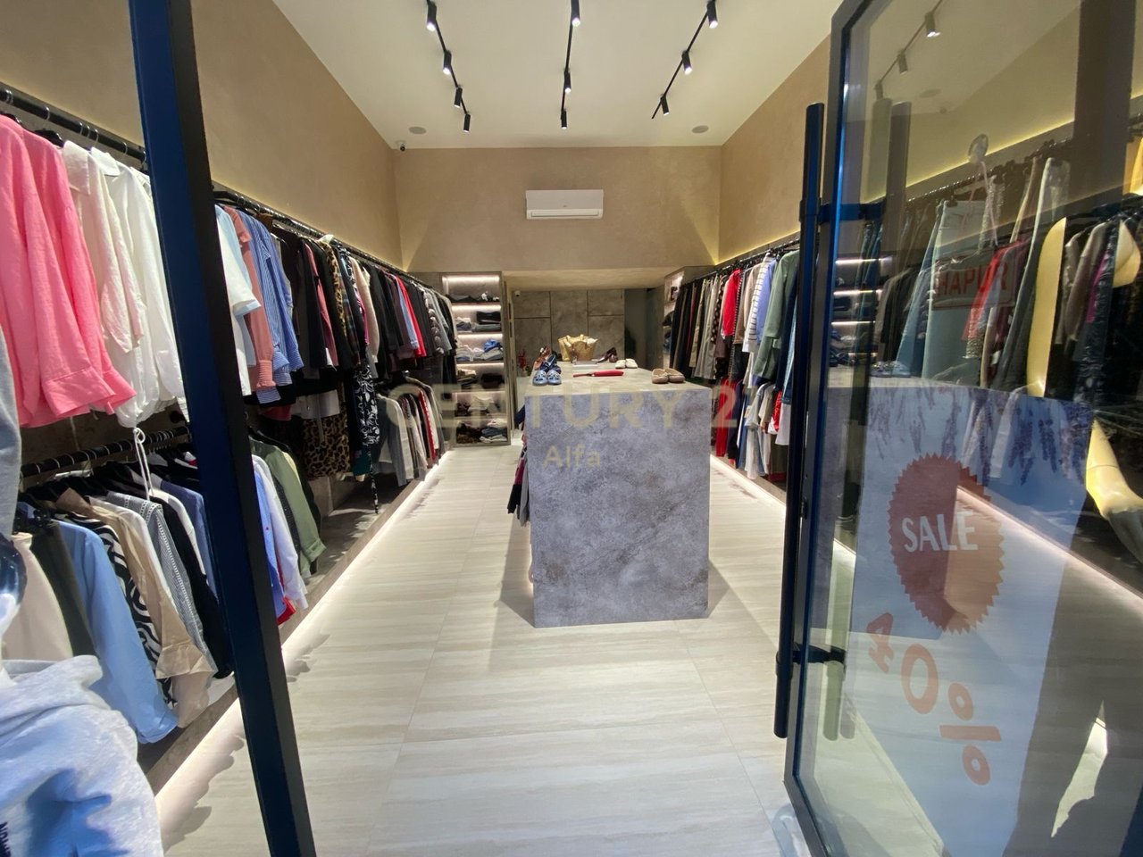 Shitet Ambient Komercial në Rezidencën Erli !