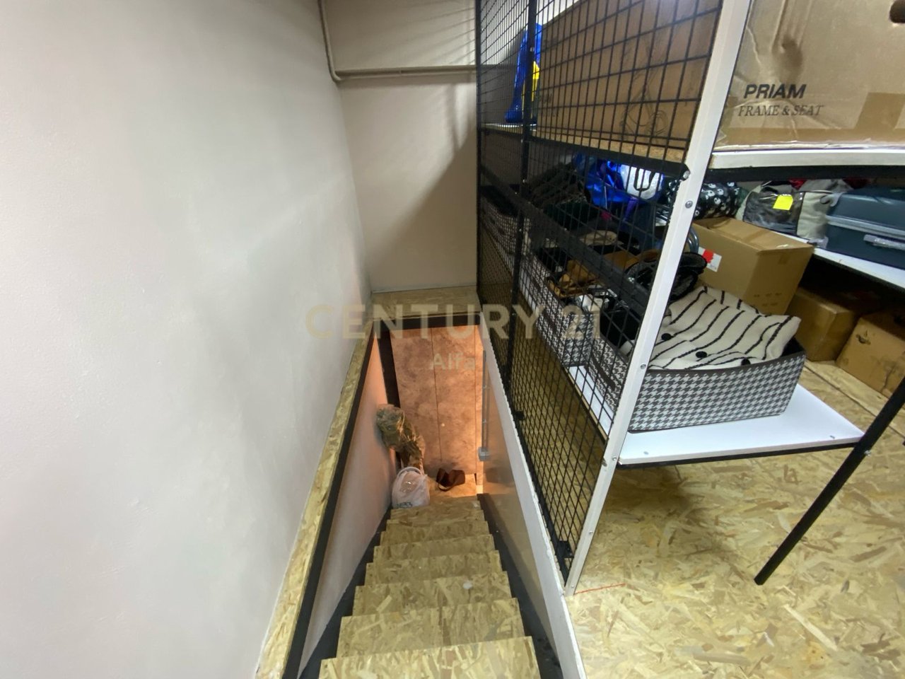 Shitet Ambient Komercial në Rezidencën Erli !