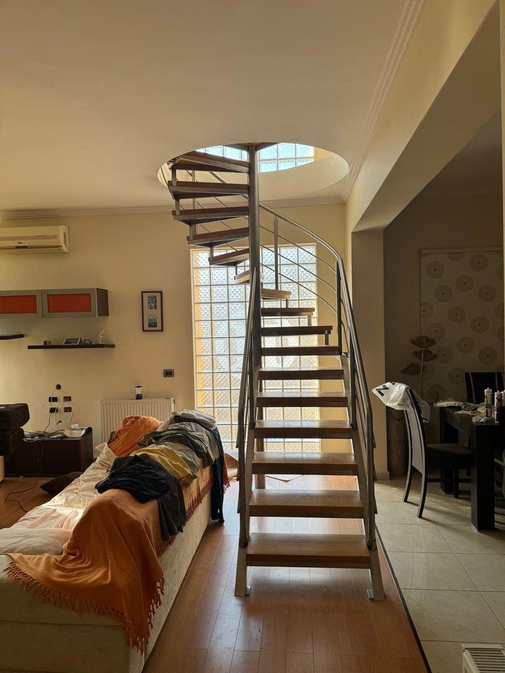 SARANDE, SHESIM OBJEKT 4- KATESH ME PAMJE NGA DETI