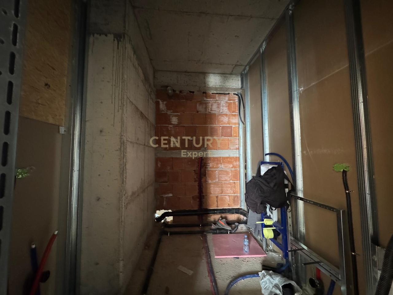 Shesim 1+1+depo prane sheshit skenderbej