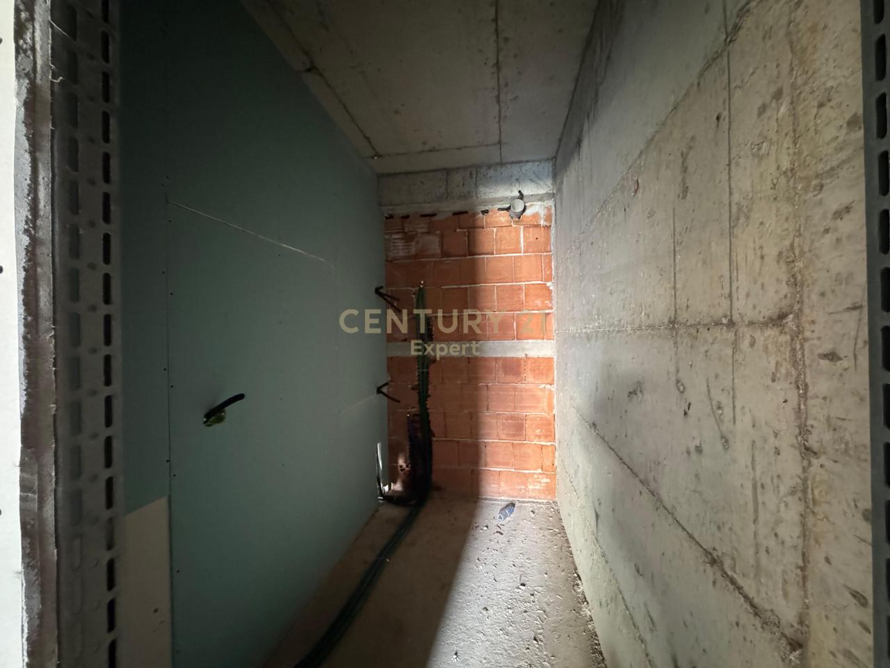 Shesim 1+1+depo prane sheshit skenderbej