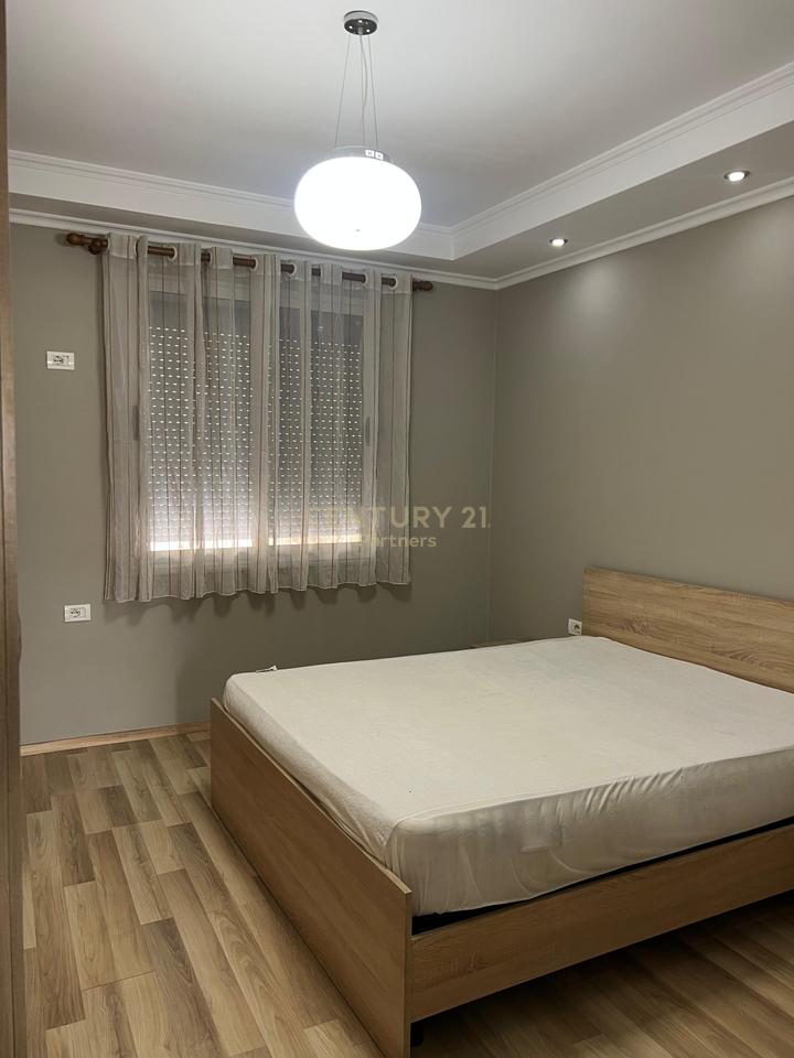 APARTAMENT 1+1 + KUZHINE TE VECUAR PER QIRA, prane shkolles Emin Duraku