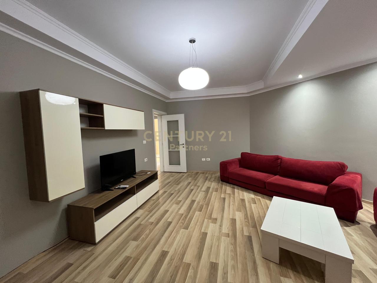 APARTAMENT 1+1 + KUZHINE TE VECUAR PER QIRA, prane shkolles Emin Duraku