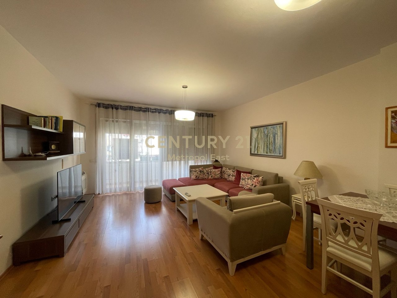 Apartament 2+1 për Qira | 110 m² | Kati 5 |  Zona ATSH- Pazar i Ri