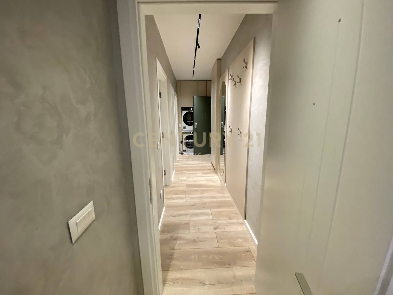 Shitet Apartament 2+1+2 në Rezidencën Erli !