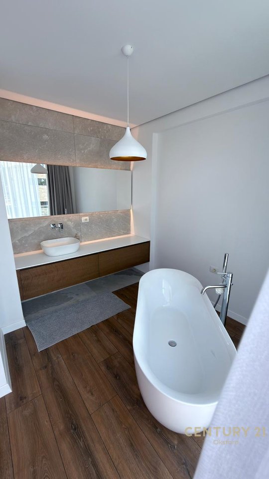 Shesim vilë individuale me pishinë,në rezidencën "San Pietro"!