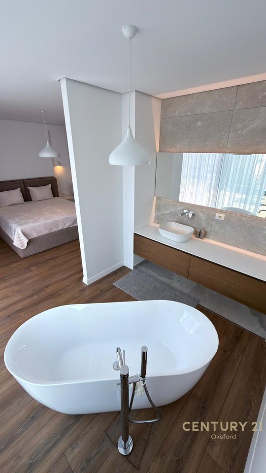 Shesim vilë individuale me pishinë,në rezidencën "San Pietro"!