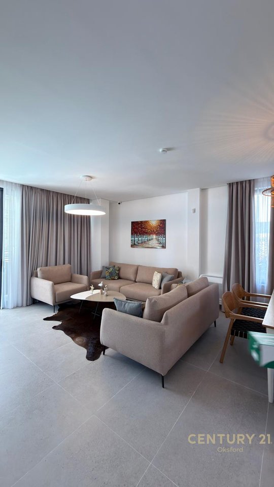 Shesim vilë individuale me pishinë,në rezidencën "San Pietro"!