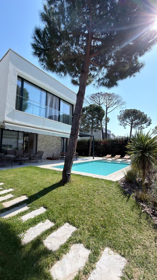 Shesim vilë individuale me pishinë,në rezidencën "San Pietro"!