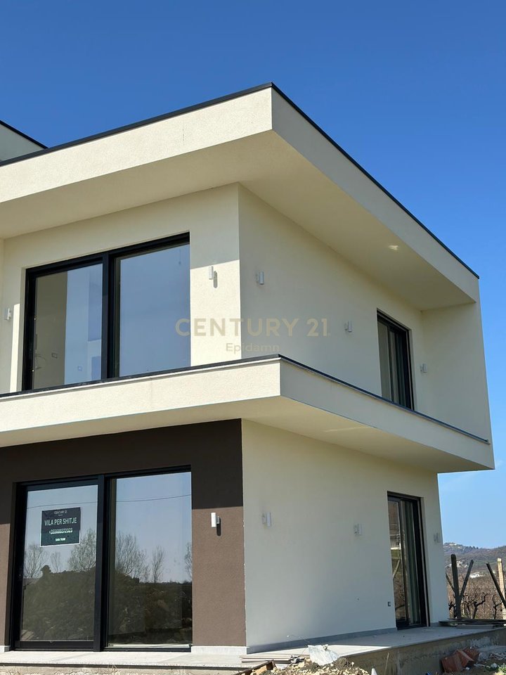 EKSLUZIVE! SHITET VILE INDIVIDUALE ME PISHINE NE GJIRIN E LALZIT!  340.000€