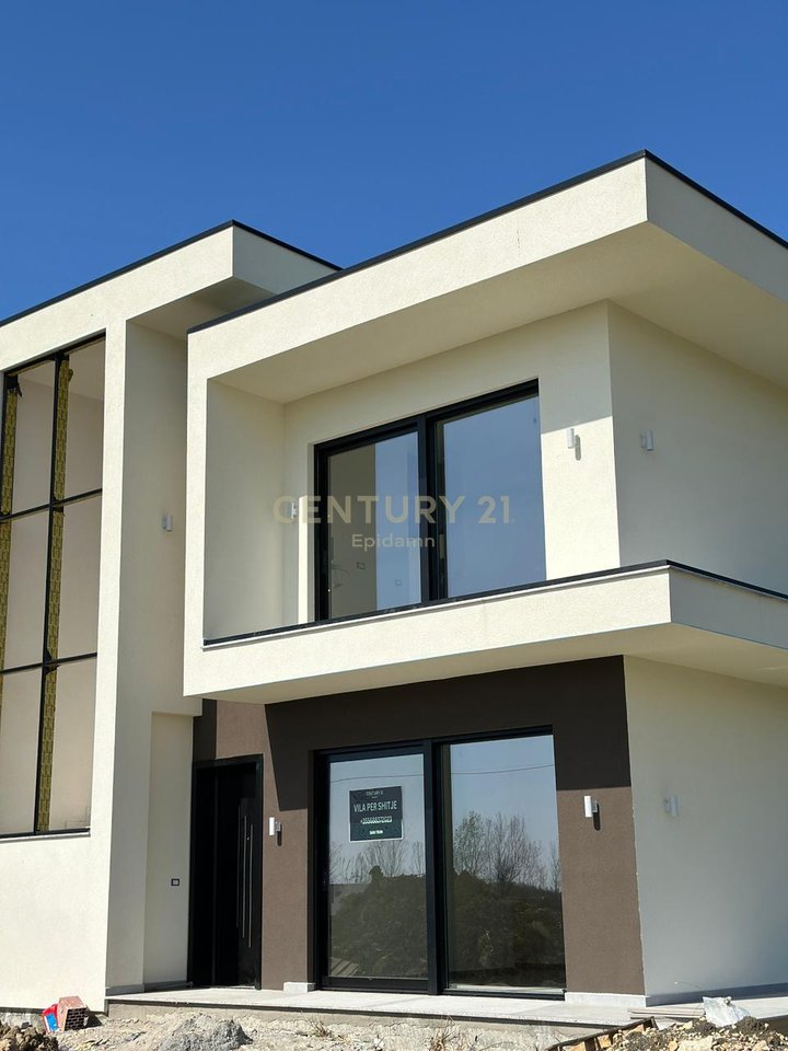 EKSLUZIVE! SHITET VILE INDIVIDUALE ME PISHINE NE GJIRIN E LALZIT!  340.000€