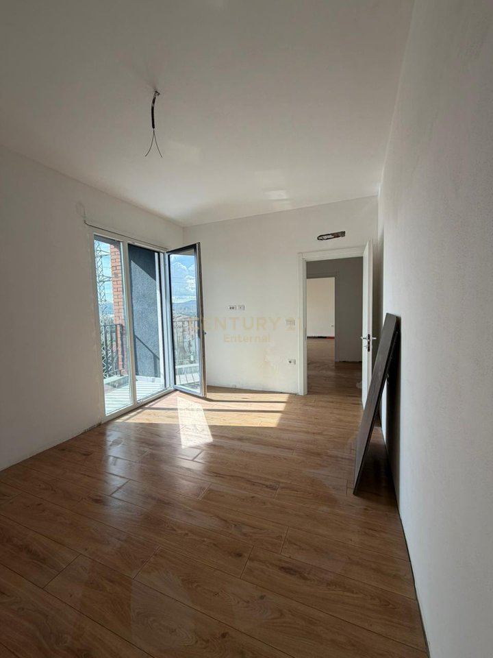 Apartament 1+1 per shitje ne Paskuqan