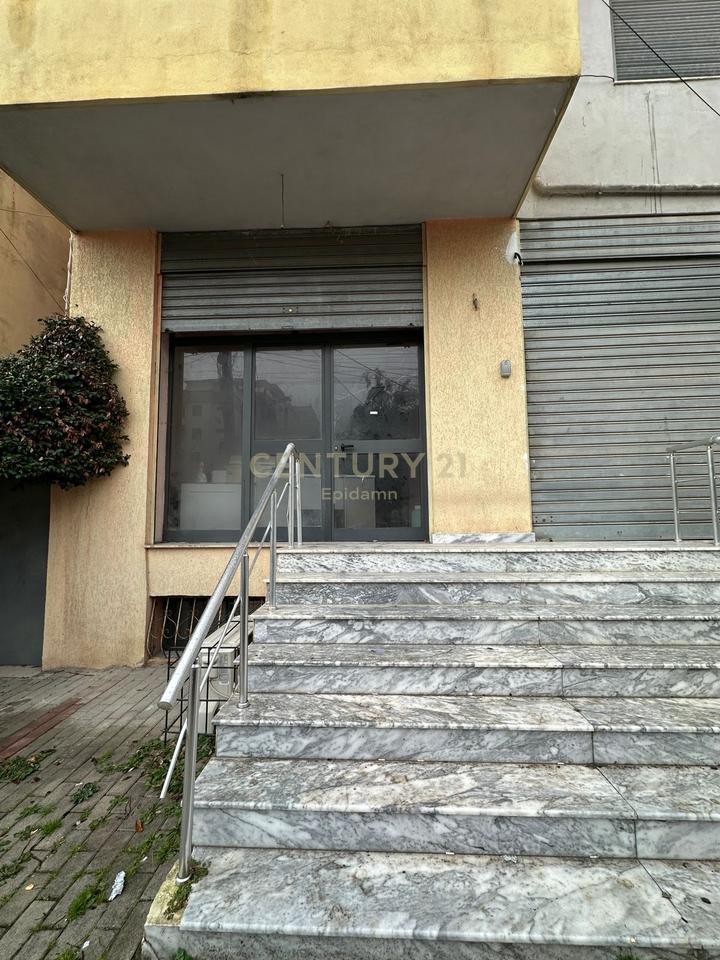 Njësi komerciale për qira pranë Spitalit Rajonal Durrës !!