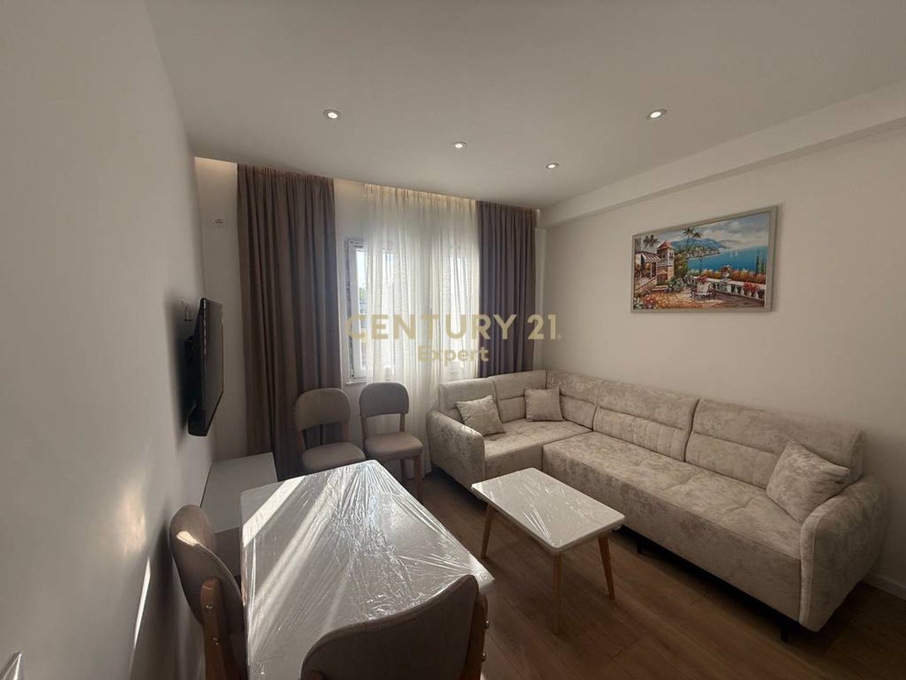 APARTAMENT 1+1 PER QIRA TEK 21 DHJETORI