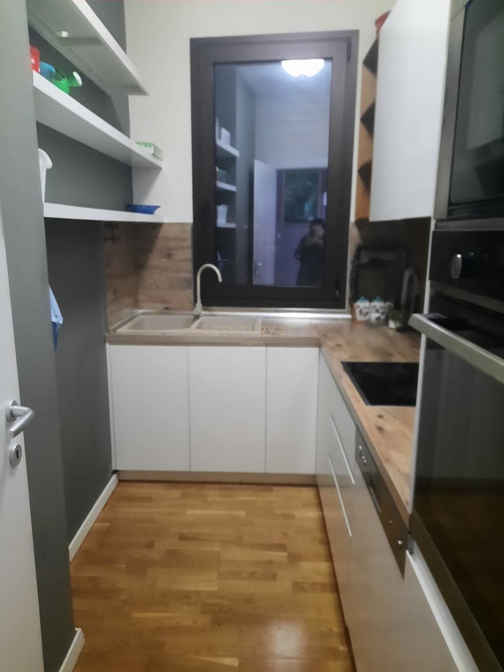 🏡 Appartamento 1+1 in Affitto – RRUGA E BARRIKADAVE – CENTRO, TIRANA! 1.000 € /Mese