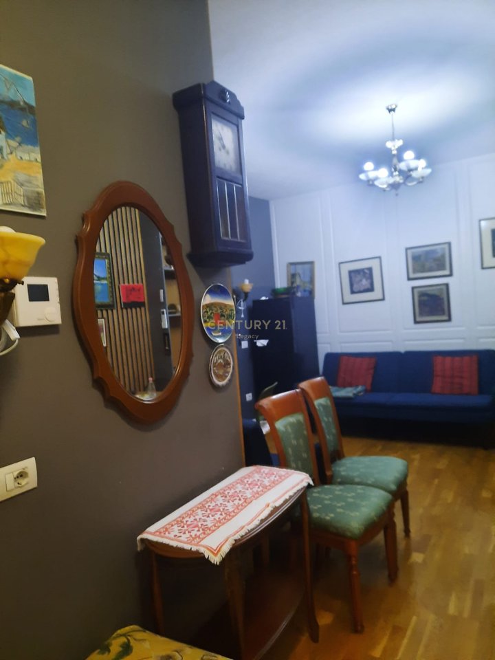 🏡 Appartamento 1+1 in Affitto – RRUGA E BARRIKADAVE – CENTRO, TIRANA! 1.000 € /Mese