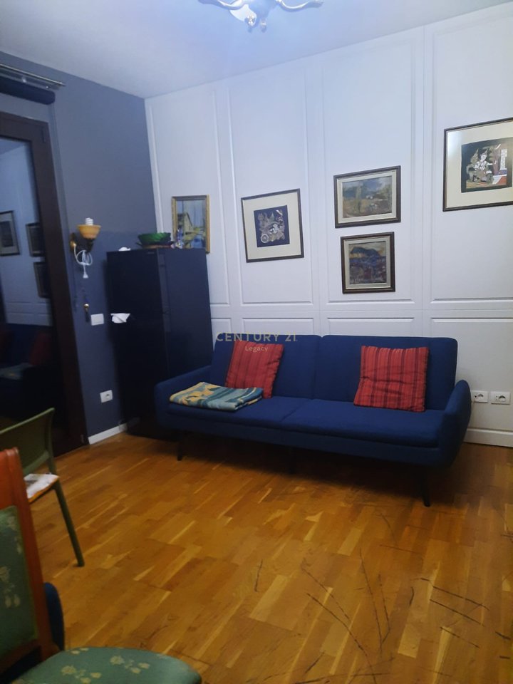 🏡 Appartamento 1+1 in Affitto – RRUGA E BARRIKADAVE – CENTRO, TIRANA! 1.000 € /Mese