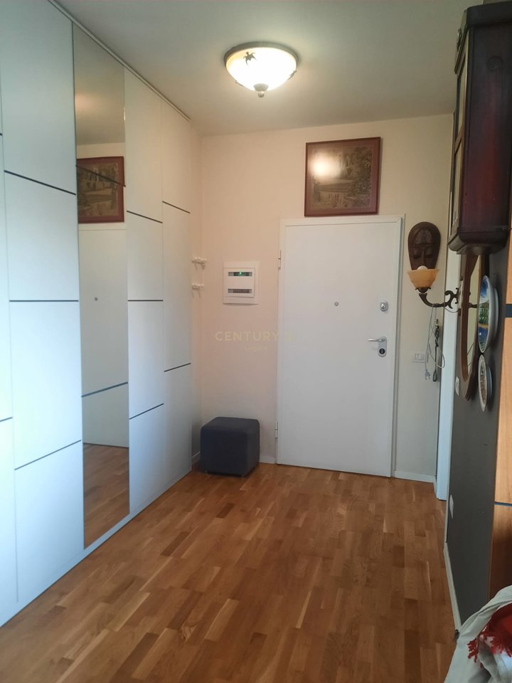 🏡 Appartamento 1+1 in Affitto – RRUGA E BARRIKADAVE – CENTRO, TIRANA! 1.000 € /Mese