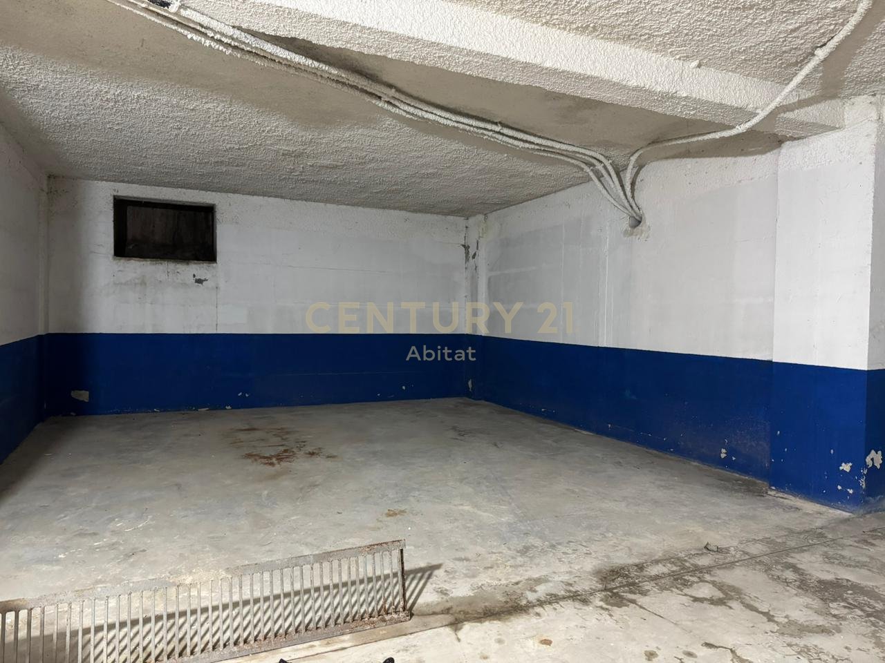 Parking/storage space for rent in Kombinat, Tirana - €1200 | 623 m²