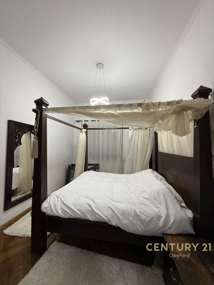 Apartament 2+1+2 pranë qendrës, Rruga Barrikadave Tiranë!