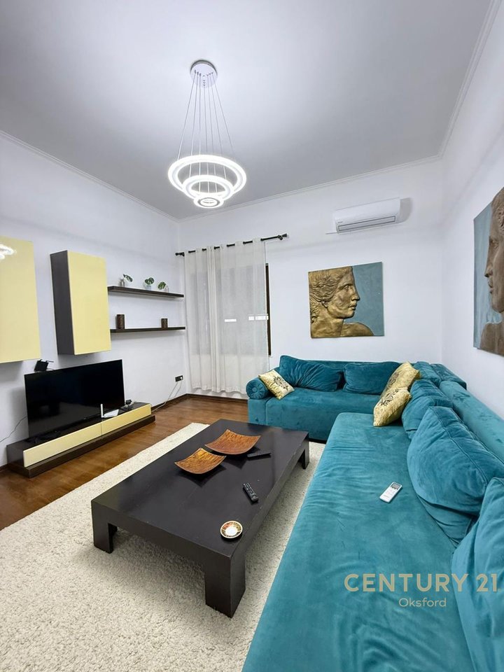 Apartament 2+1+2 pranë qendrës, Rruga Barrikadave Tiranë!