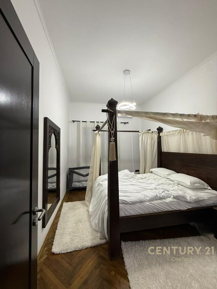 Apartament 2+1+2 pranë qendrës, Rruga Barrikadave Tiranë!