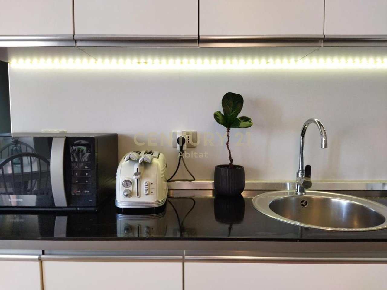 1+1 Apartment for Rent in Tregu Elektrik, Tirana