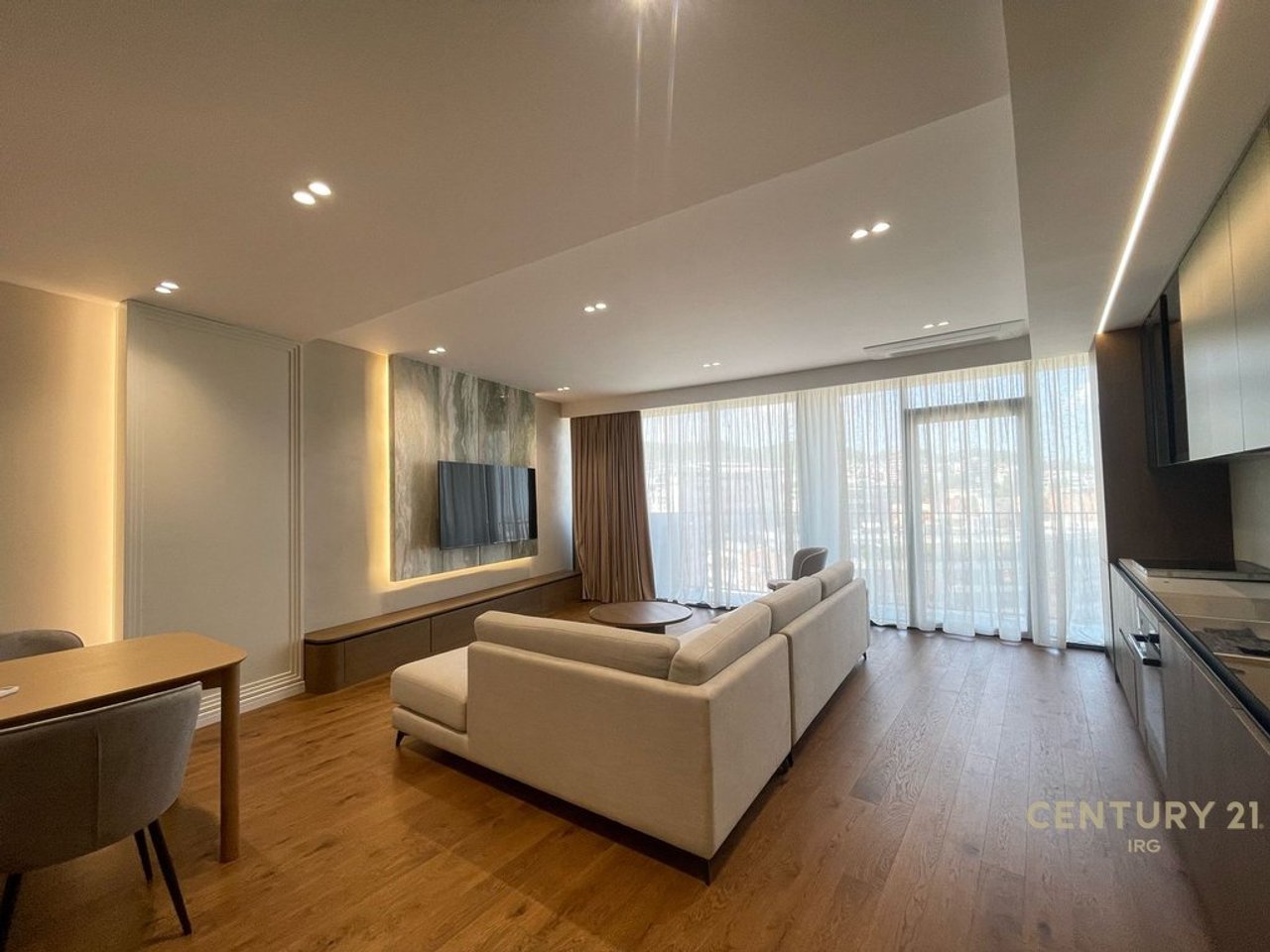 IN AFFITTO APPARTAMENTO DI LUSSO + POSTO AUTO AL LAKE VIEW RESIDENCE!