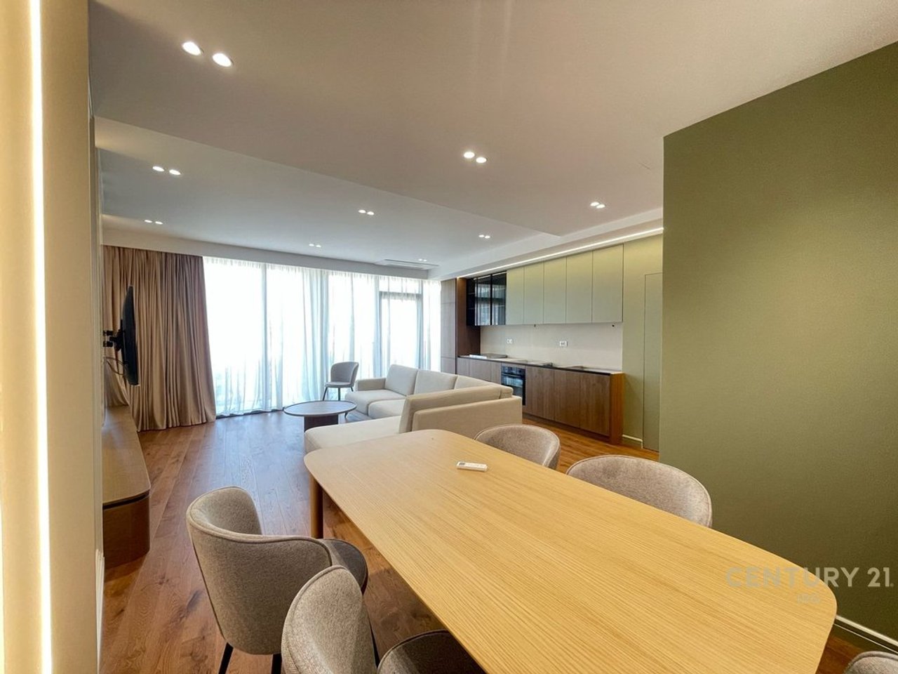 IN AFFITTO APPARTAMENTO DI LUSSO + POSTO AUTO AL LAKE VIEW RESIDENCE!