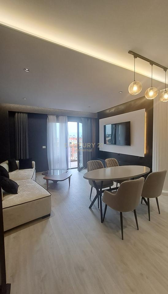 Luxury apartment 2+1+2 for rent at Garden Building