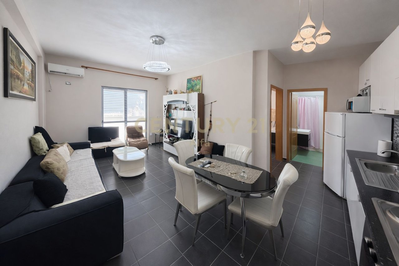 Appartamento 1+1 in vendita a Shkembi i Kavajes con vista mare!