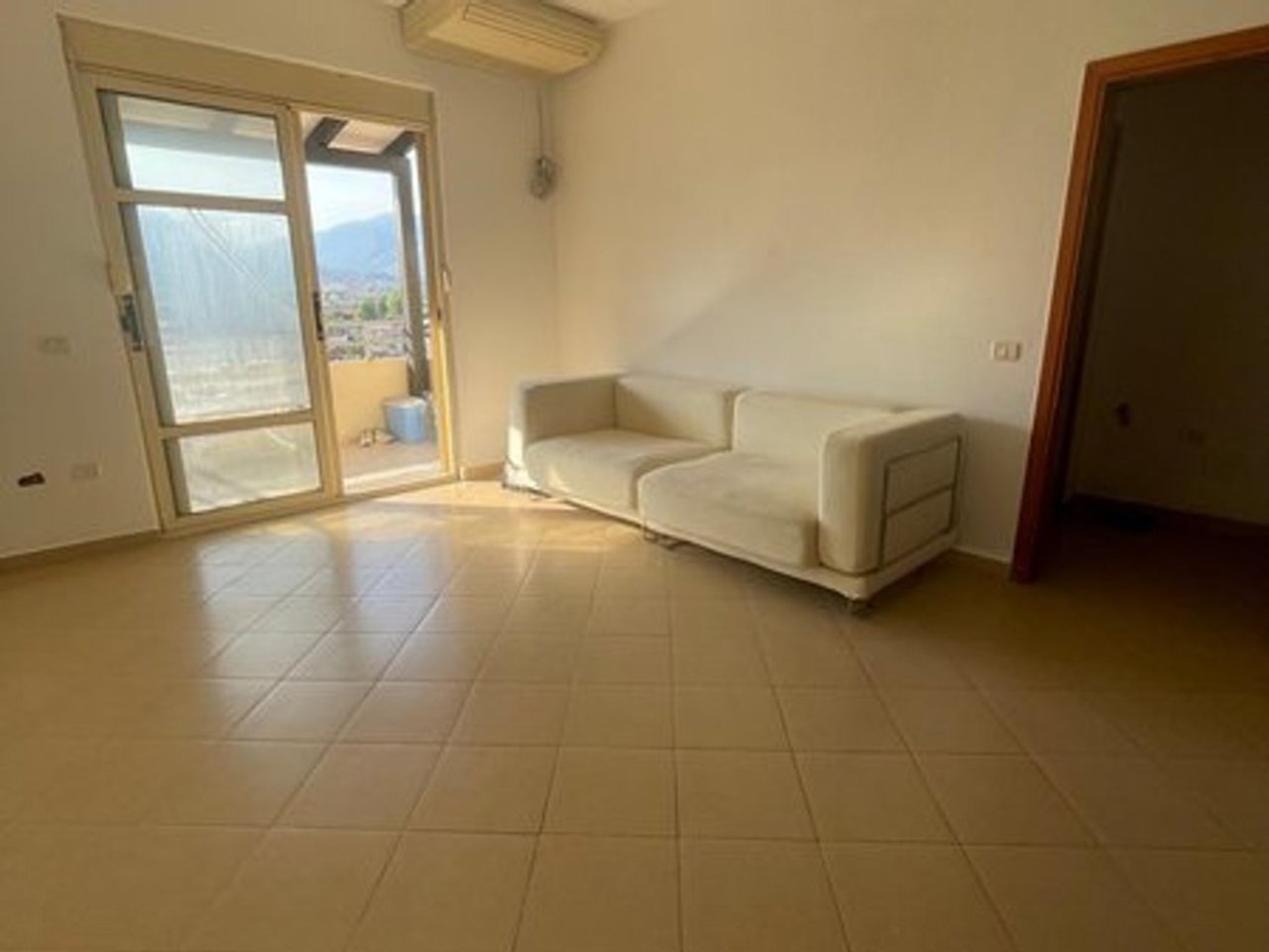 2 APARTAMENTE PER SHITJE NE ORIKUM-PAMJE DETI!