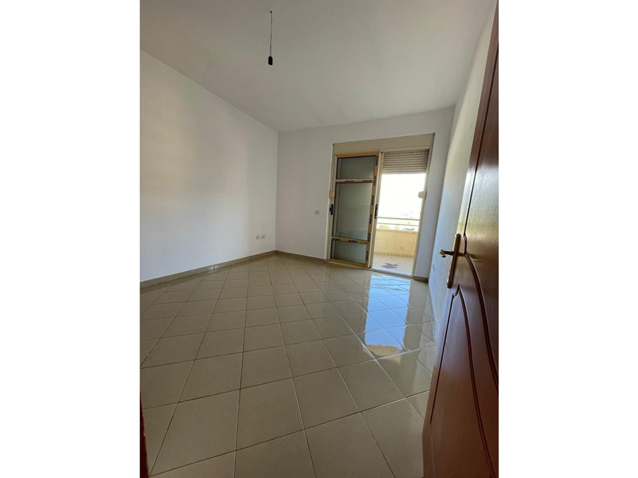 2 APARTAMENTE PER SHITJE NE ORIKUM-PAMJE DETI!