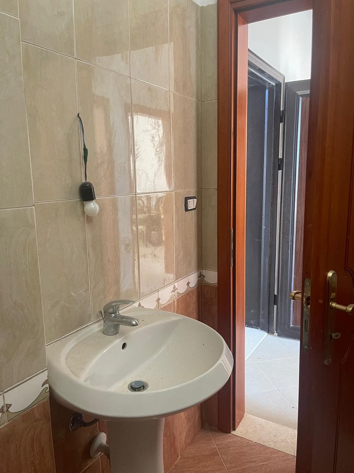 2 APARTAMENTE PER SHITJE NE ORIKUM-PAMJE DETI!