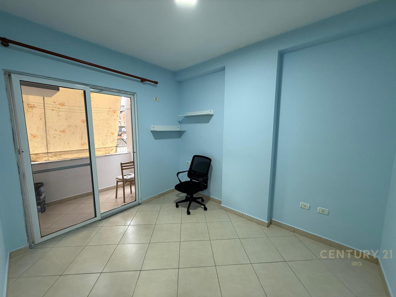 APARTMENT 2+1 FOR RENT AT '4 DESHMORET'!