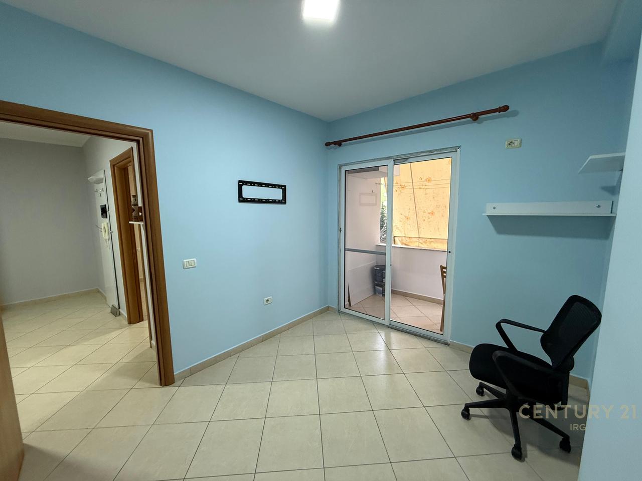 APARTMENT 2+1 FOR RENT AT '4 DESHMORET'!