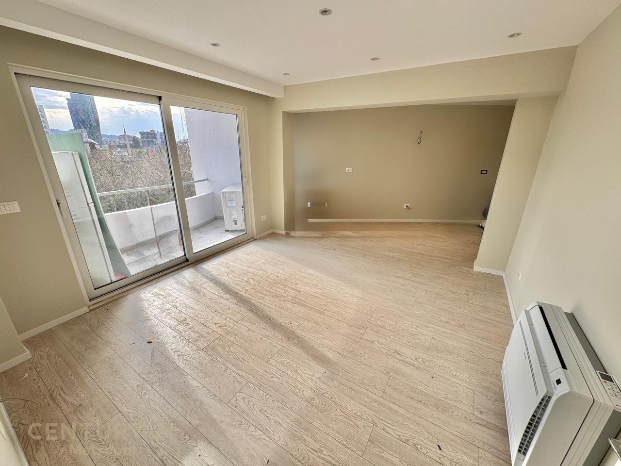 OFFICE FOR RENT IN THE CENTER, 100 m2.