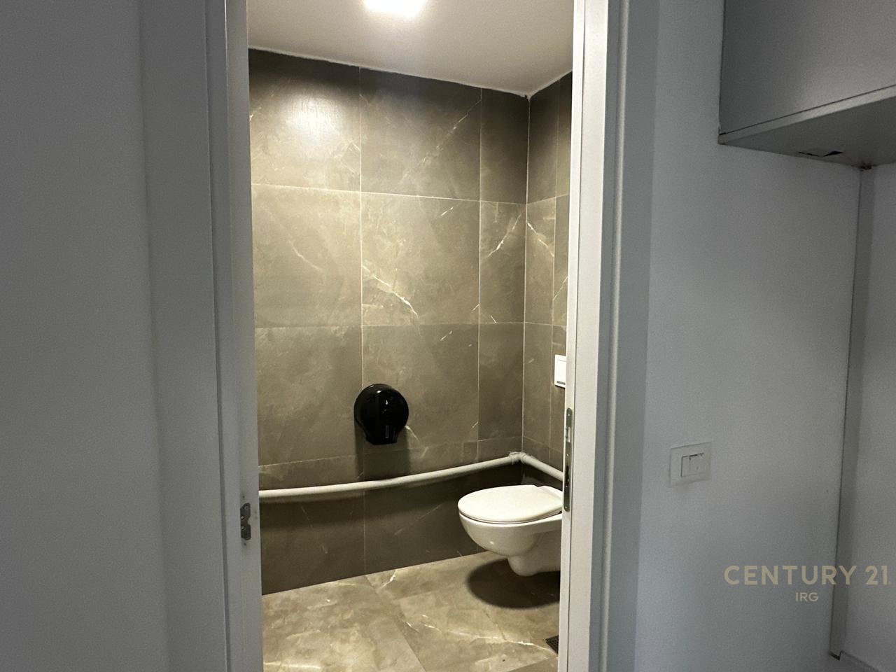 JAPIM ME QIRA AMBIENT PER ZYRA, ARLIS FARMACIA 10