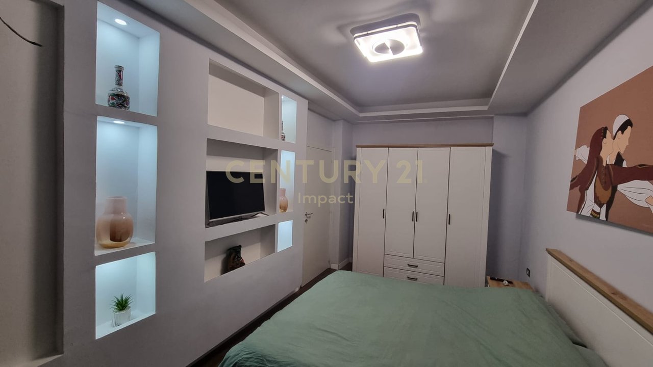 Apartament 2+1 Me Qira në Restorant Durrësi, Tiranë - 900€,ME POST PARKIMI !