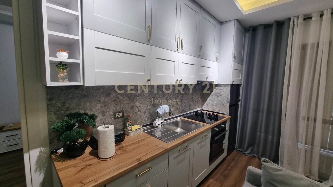 Apartament 2+1 Me Qira në Restorant Durrësi, Tiranë - 900€,ME POST PARKIMI !